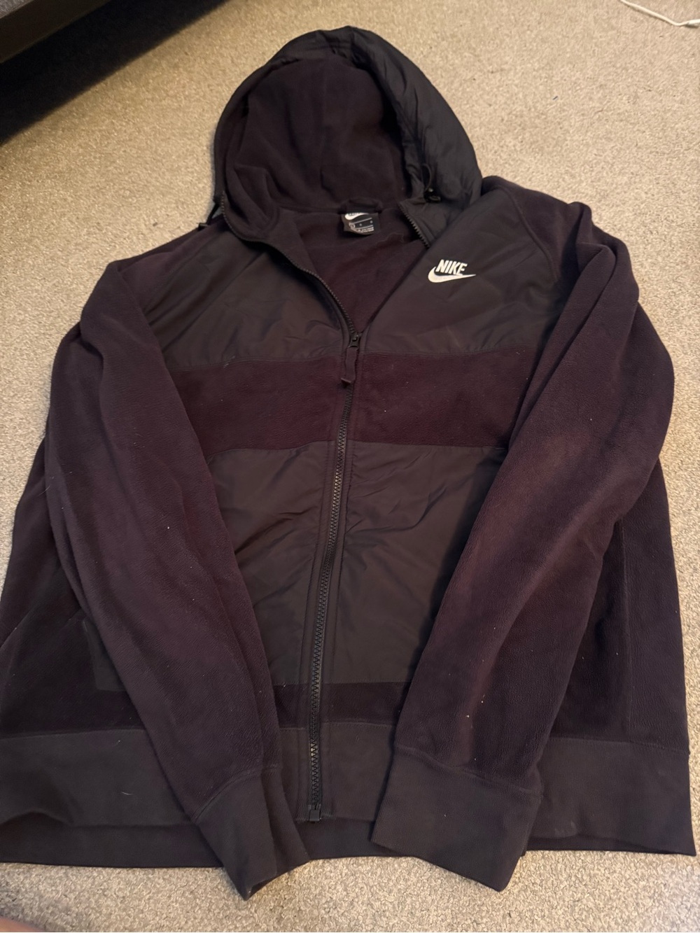 Nike Men’s Black Full-Zip Hooded Performance Jacket